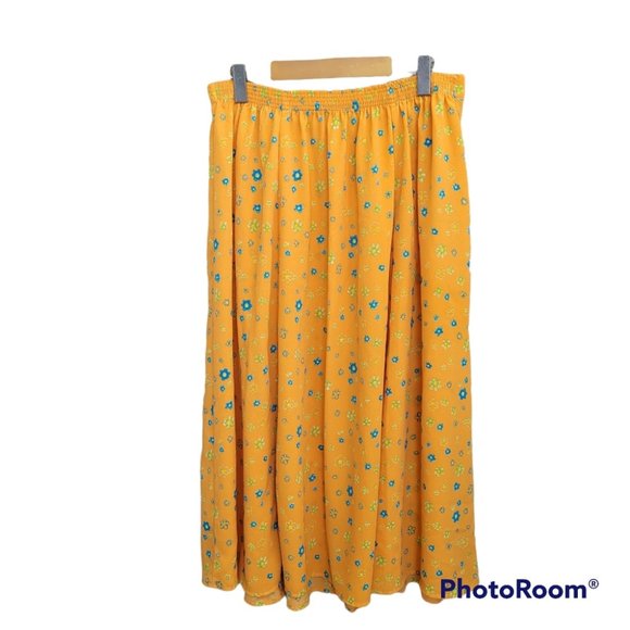 All Over Ditsy Floral Print Skirt Button Down - Picture 4 of 7